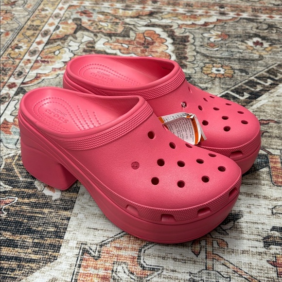 NWOT Crocs Classic Siren Platform Clogs Hyper Pink - Picture 2 of 9